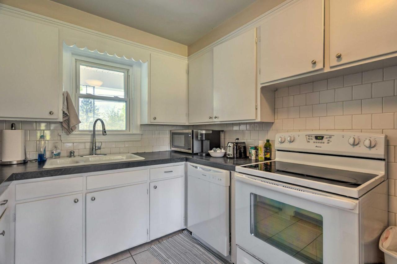 Cozy Middletown Home Near Beaches And Newport! Exterior photo